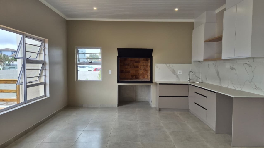 4 Bedroom Property for Sale in Country Club Western Cape